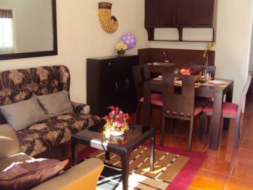 FOR SALE: Apartment / Condo / Townhouse Rizal 1