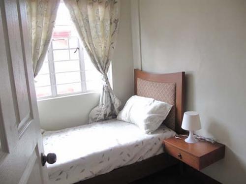 FOR SALE: Apartment / Condo / Townhouse Manila Metropolitan Area > Caloocan 1