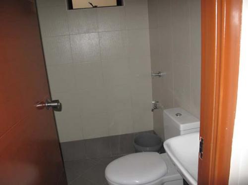 FOR SALE: Apartment / Condo / Townhouse Manila Metropolitan Area > Quezon 16