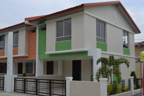 FOR SALE: Apartment / Condo / Townhouse Cavite > Imus