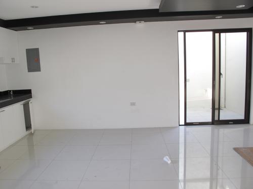 FOR SALE: Apartment / Condo / Townhouse Manila Metropolitan Area > Manila 3