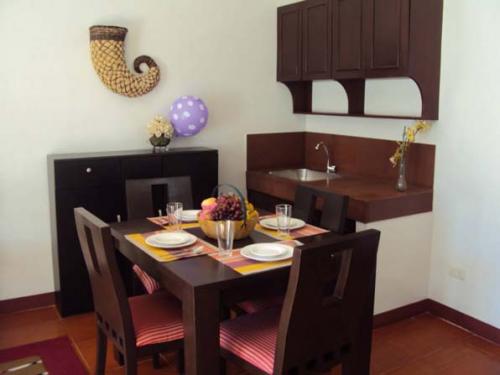 FOR SALE: Apartment / Condo / Townhouse Rizal 3