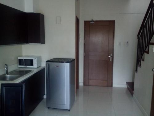 FOR SALE: Apartment / Condo / Townhouse Manila Metropolitan Area > Makati 3