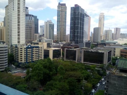 FOR SALE: Apartment / Condo / Townhouse Manila Metropolitan Area > Makati 7