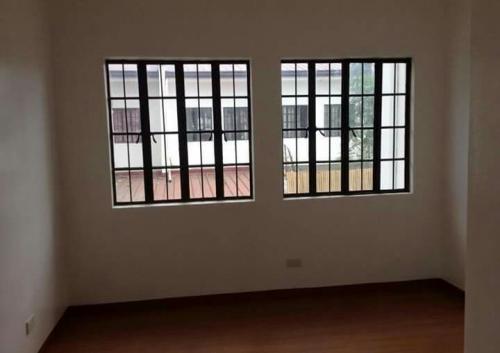 FOR SALE: House Manila Metropolitan Area > Las Pinas 4