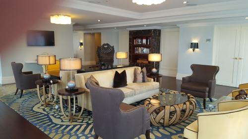 Raffles Residences owner's lounge