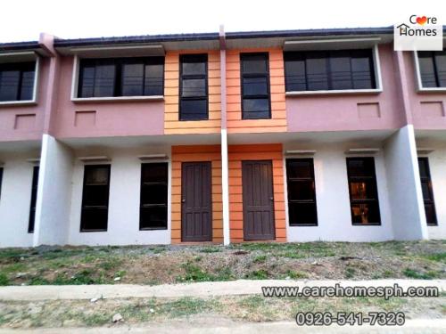 FOR SALE: Apartment / Condo / Townhouse Pampanga > Angeles City