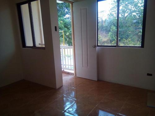 FOR SALE: Apartment / Condo / Townhouse Rizal > Antipolo 2