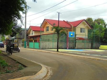 FOR SALE: House Rizal 6