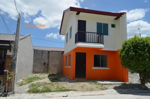 FOR SALE: House Rizal 6