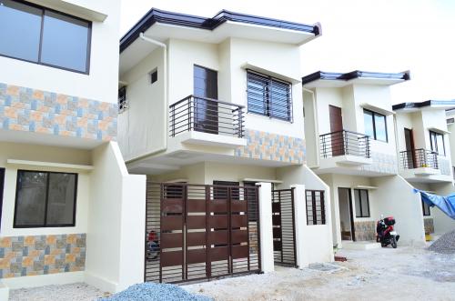 FOR SALE: House Rizal 9