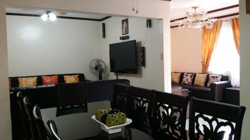 FOR SALE: House Laguna 3