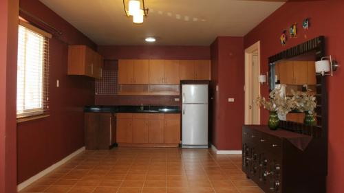 FOR SALE: Apartment / Condo / Townhouse Manila Metropolitan Area > Paranaque 2
