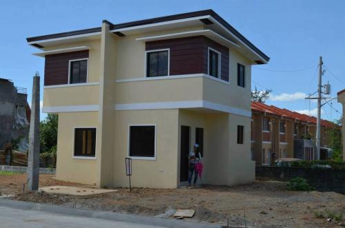 FOR SALE: House Rizal 1