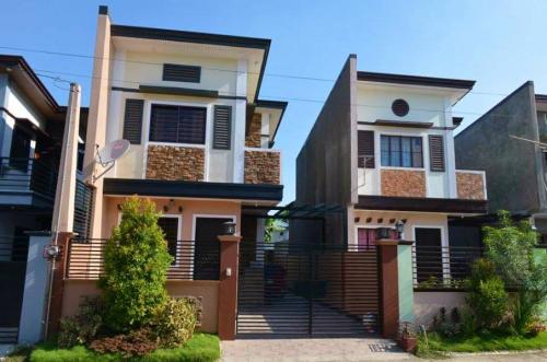 FOR SALE: House Rizal 7