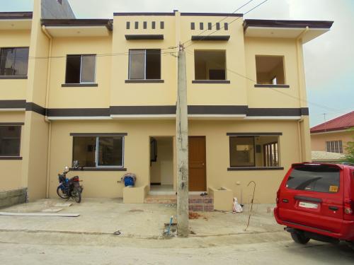 FOR SALE: Apartment / Condo / Townhouse Rizal 9