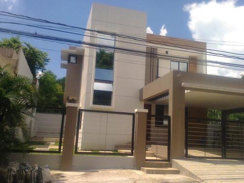 FOR SALE: House Manila Metropolitan Area > Quezon