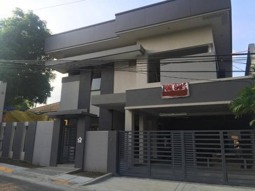 FOR SALE: House Manila Metropolitan Area > Quezon