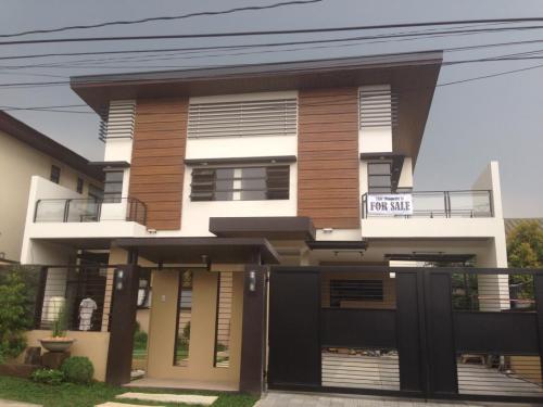 FOR SALE: House Manila Metropolitan Area > Quezon