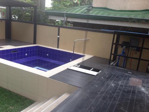 FOR SALE: House Manila Metropolitan Area > Quezon 1