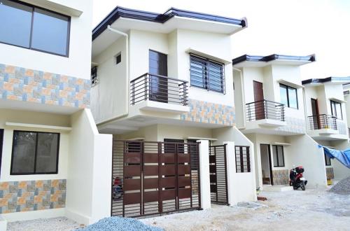 FOR SALE: House Rizal