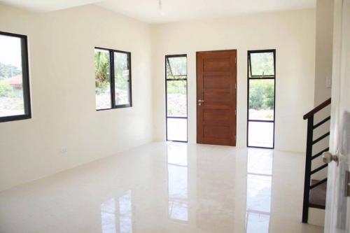 FOR SALE: Apartment / Condo / Townhouse Cebu 4