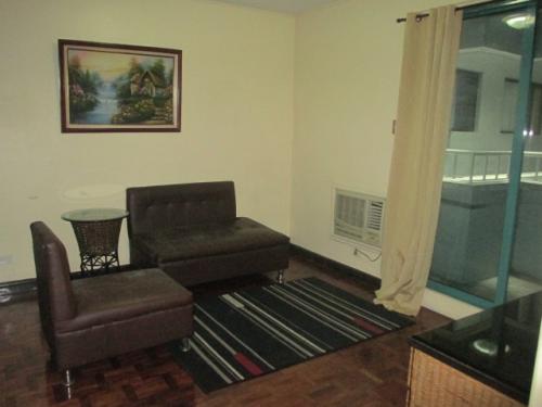 FOR RENT / LEASE: Apartment / Condo / Townhouse Manila Metropolitan Area > Makati 1