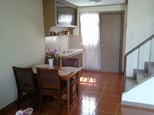 FOR SALE: Apartment / Condo / Townhouse Manila Metropolitan Area > Caloocan 2