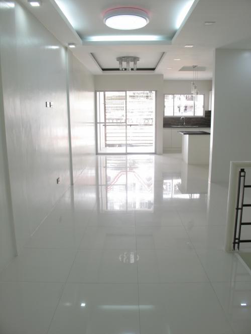 FOR SALE: Apartment / Condo / Townhouse Manila Metropolitan Area > Quezon 3