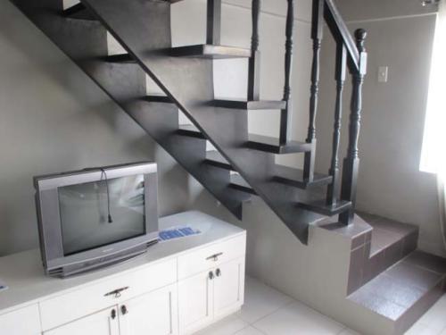 FOR SALE: Apartment / Condo / Townhouse Rizal 1