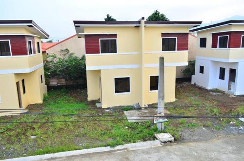 FOR SALE: House Rizal 8