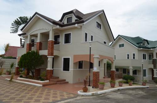 FOR SALE: House Rizal 5