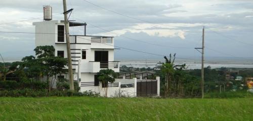 FOR SALE: Apartment / Condo / Townhouse Rizal 1