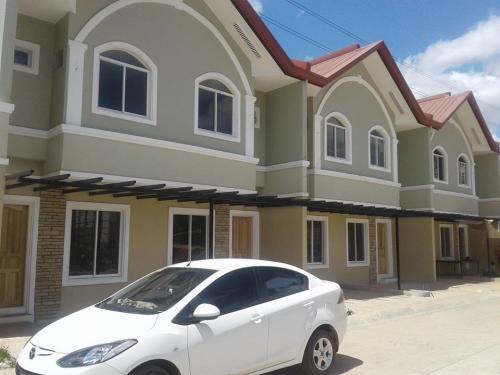 FOR SALE: Apartment / Condo / Townhouse Rizal > Antipolo 7