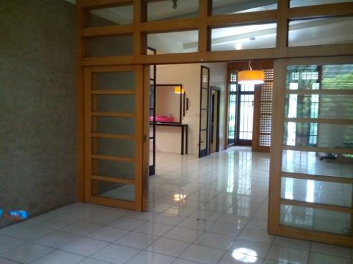 FOR RENT / LEASE: House Manila Metropolitan Area > Makati 2