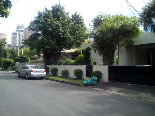 FOR RENT / LEASE: House Manila Metropolitan Area > Makati 10