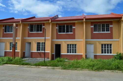 FOR SALE: House Rizal 7