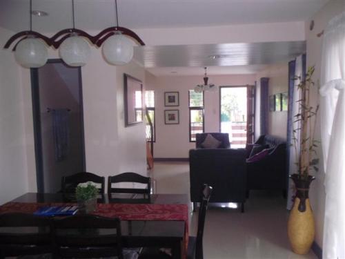 FOR SALE: House Manila Metropolitan Area > Las Pinas 3