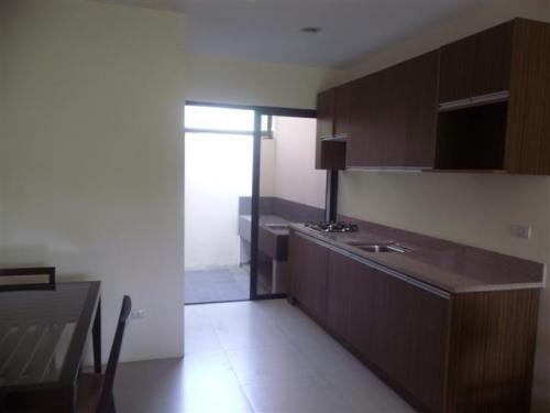 FOR SALE: Apartment / Condo / Townhouse Manila Metropolitan Area > Las Pinas 2