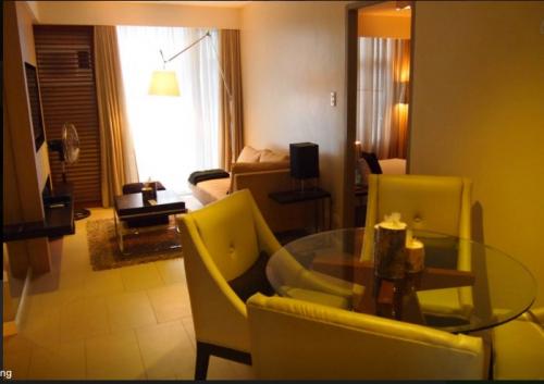 FOR RENT / LEASE: Apartment / Condo / Townhouse Manila Metropolitan Area > Makati 1