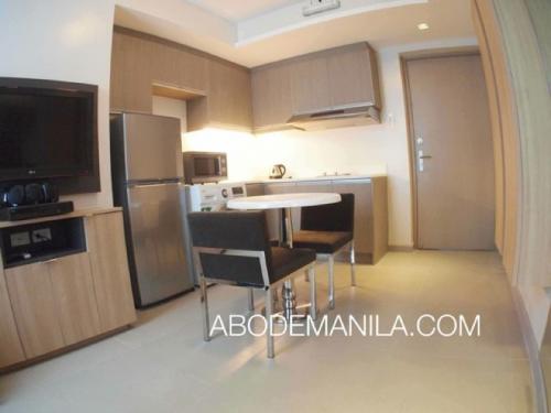 FOR RENT / LEASE: Apartment / Condo / Townhouse Manila Metropolitan Area > Makati 2