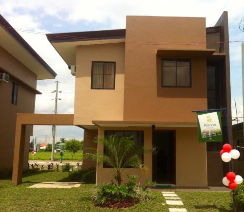 FOR SALE: House Laguna 4