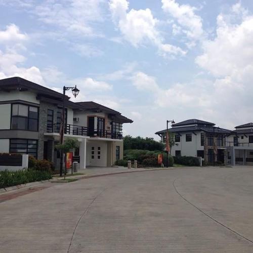 FOR SALE: Lot / Land / Farm Laguna > Sta Rosa 1