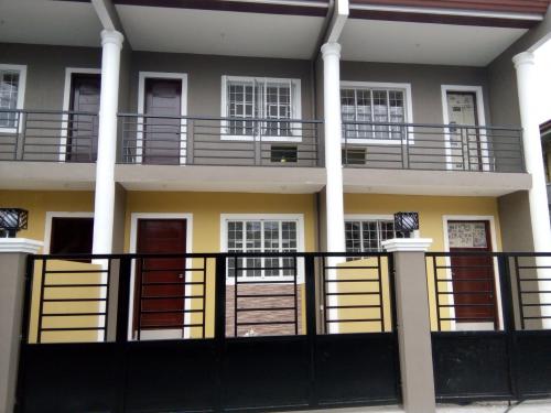 FOR SALE: Apartment / Condo / Townhouse Manila Metropolitan Area > Las Pinas 1