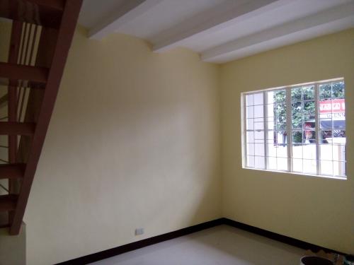 FOR SALE: Apartment / Condo / Townhouse Manila Metropolitan Area > Las Pinas 4