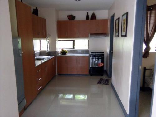 FOR SALE: Apartment / Condo / Townhouse Manila Metropolitan Area > Las Pinas 3