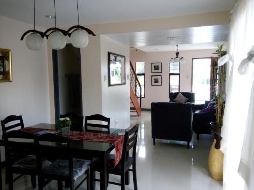 FOR SALE: Apartment / Condo / Townhouse Manila Metropolitan Area > Las Pinas 6