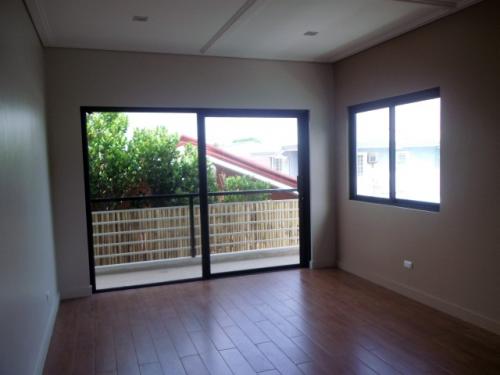 FOR SALE: Apartment / Condo / Townhouse Manila Metropolitan Area > Las Pinas 2