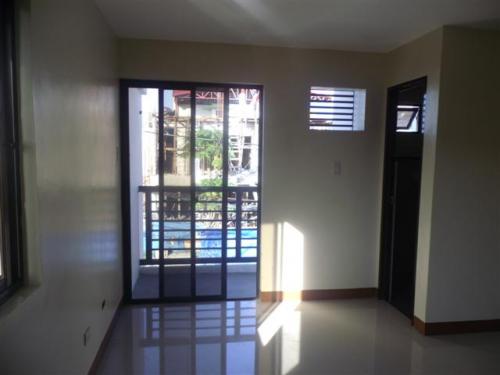 FOR SALE: House Manila Metropolitan Area > Las Pinas 8