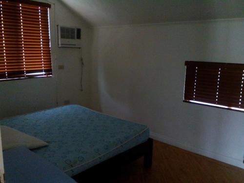 FOR RENT / LEASE: House Cavite > Silang 7